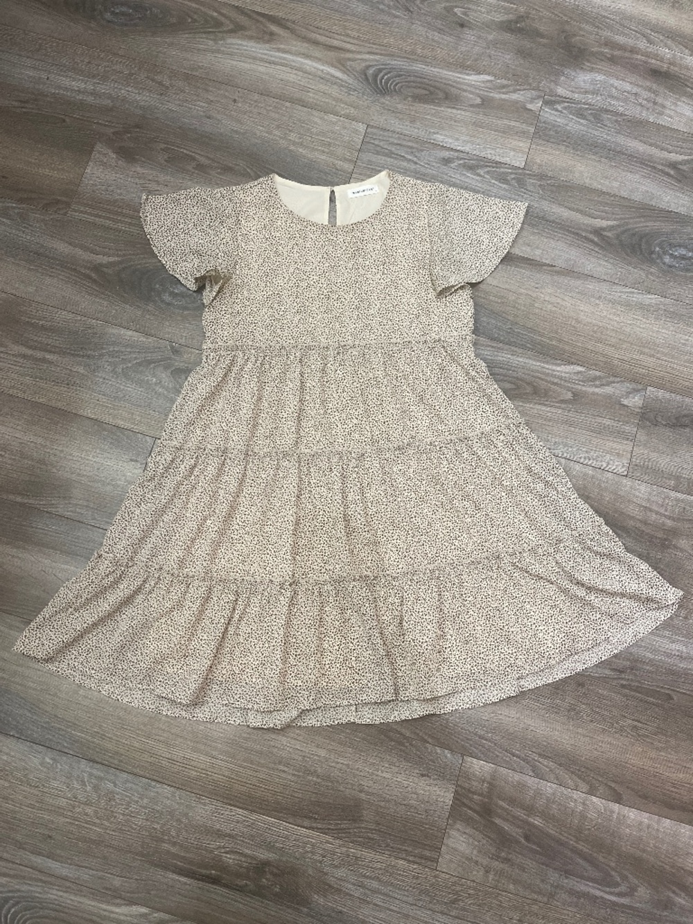 Women’s Size Small Tiered Mini Dress Beige Animal Print Flutter Sleeve Boho